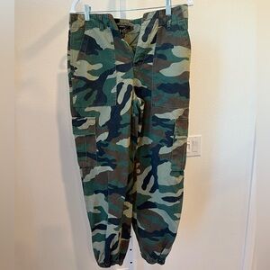 Forever 21 Green Camouflage Pants